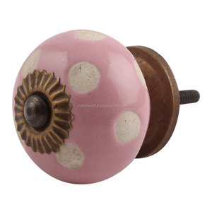 Kak — boutons de tiroirs en céramique rose gravée à points, fait à la main de qualité supérieure, pour commode, armoire de cuisine, poignées de porte - Product Image 1