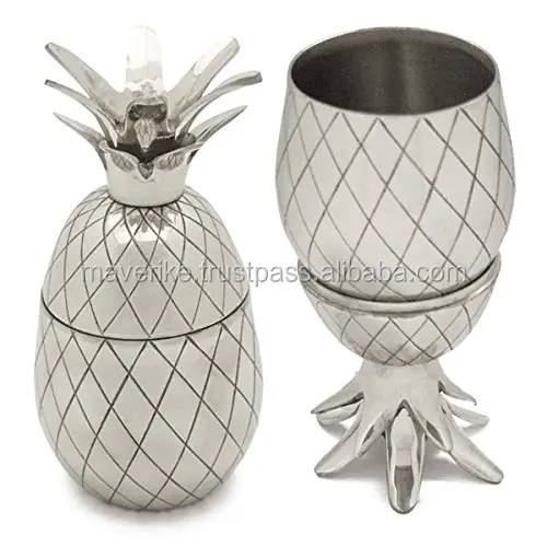 Pineapple Cocktail Shaker Stainless Steel Martini Shaker decorated Cocktail Cup for Party Bar Bar ware Gift Tumbler in Silver