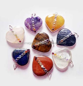 งานฝีมือหินกึ่งมีค่าทำด้วยมือจี้จักระรูปหัวใจหินอาเกตผสมดอกไม้มาคอตตามหลักฮวงจุ้ย - Product Image 1