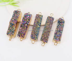 Conector de piedras preciosas de barra de cuarzo Druzy arcoíris de titanio con forma de rectángulo para fabricación de joyas u ocasiones de fiesta con colgantes de dijes - Product Image 4
