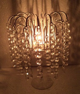 Porte-lumière exclusif LOVE t avec perles de cristal Candélabre en verre de cristal argenté pour les décorations de Noël - Product Image 1