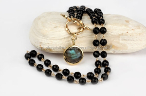 Collier à pendentif en labradorite 925 en argent sterling avec lunette ronde et chaîne perlée en onyx noir pour cadeau ou mariage - Product Image 2