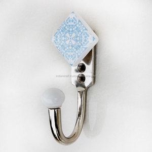 Crochets muraux en céramique à motif Floral, fait à la main, carré, Turquoise, cintres, réutilisables, utilitaires, sacs à chapeaux, vêtements lourds - Product Image 1