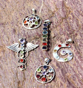 Colgante de plata de ley 92,5 de 7 Chakras, piedras múltiples - Product Image 3