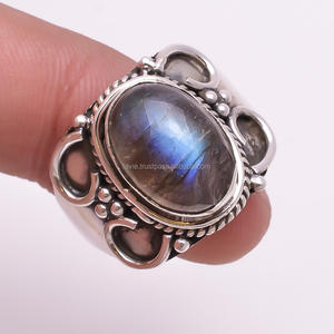 แหวนลาบราดอร์ไทต์ธรรมชาติ เครื่องประดับเงิน 925 เงินสเตอร์ลิง ขายส่งเครื่องประดับแฮนด์เมด แหวนเงินดี ซัพพลายเออร์ - Product Image 1