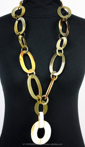 Collar con colgante de cuentas de cuerno de búhos, hecho a mano, Unisex - Product Image 3