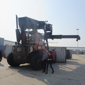 รถยกแบบ Reach Stacker รุ่น Fantuzzi CS45KM ราคาถูก ลดราคาที่ท่าเรือเซี่ยงไฮ้ และเครื่องจักรขนถ่ายตู้คอนเทนเนอร์ รถยก 45 ตัน รุ่น TFC45 DRF450 - Product Image 4