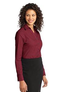 Port ority Ladies Crosshatch Easy Care Shirt - 60/40 algodón/poli, dardos delanteros y traseros y viene con su logotipo - Product Image 4