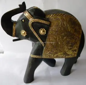 Patung Gajah Kayu Tua Ukiran Tangan dengan Karya Desainer Tangan Gajah Keberuntungan Seni Tradisional India Elegan dengan Logam Halus