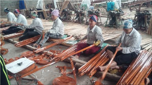 Vietnam PVC Eucalyptus <b>Broom</b> <b>Handle</b> (contact@kego.com.vn) - Product Image 1