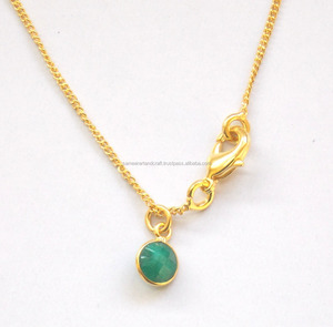 Hermoso bisel de Esmeralda teñido natural con cadena, Collar chapado en oro para compromiso, aniversario, boda y fiesta - Product Image 1
