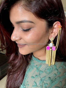 ต่างหูห้อยประดับมุกและพู่ห้อย 3 ชั้น ทำจากโลหะผสมชุบทอง พร้อมต่างหูแบบหนีบสำหรับผู้หญิง - Product Image 2