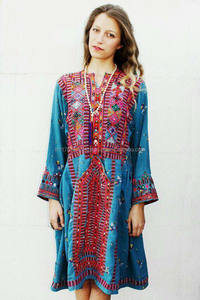 Robe décontractée traditionnelle indienne Banjara brodée à la main, vêtement ethnique tendance, tenue élégante d'inspiration bohème pour femmes - Product Image 2