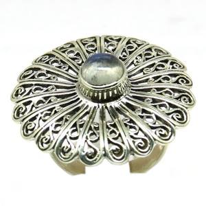 Impresionante, Natural Anillos de plata de ley 925 con piedra lunar de arcoíris, joyería de plata india con piedras preciosas en línea - Product Image 5