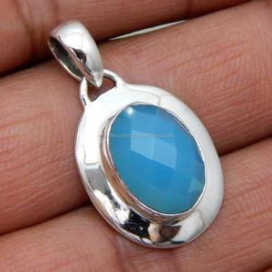 Colgante hecho a mano de Plata de Ley 925 con Calcedonia natural chapada en oro para fiestas Fabricante directo Suministro a granel - Product Image 1