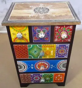 Разноцветный деревянный шкаф для хранения с несколькими ящиками, расписанный вручную