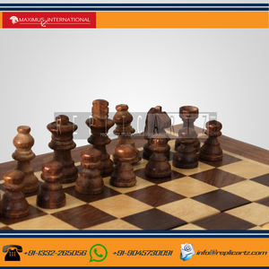 Jeu d'échecs de sport d'intérieur en bois de 6 pouces en bois avec pièces et reines supplémentaires pour enfants et adultes - Product Image 2