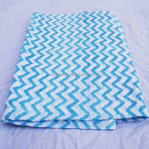 Vente chaude Indien Blanc Coton Tissu À La Main Zig Zag Bloc Imprimé Couture Running Voile Matériel Garçons Couverture Uniforme - Product Image 1