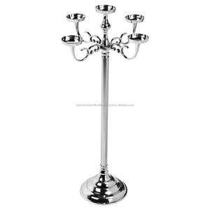 งานฝีมือโลหะที่ซับซ้อนทำจากอลูมิเนียมสีเงินตกแต่งงานแต่งงานเชิงเทียนห้าแขนดีไซน์ล่าสุด - Product Image 1