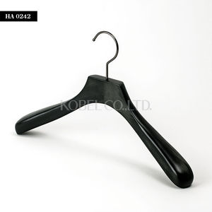 Percha de Madera Roja de Lujo Japonesa para Vestidos de Punto HA20_0265, Percha de Madera para Chaquetas, Percha para Ropa, Fabricante Japonés - Product Image 6