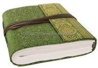Carnet de notes/journal/album de croquis en papier de coton fait main, couverture en tissu de sari indien, couverture rigide, 100 feuilles, idéal pour les voyages et les cadeaux