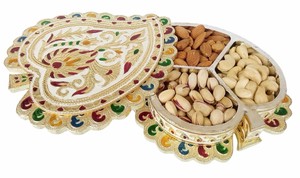 Caja de Chocolate Meenakari con diseño de pavo real en forma de hoja, caja de fruta seca para regalo - Product Image 5