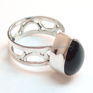 Conception de bande unique complexe faite à la main en onyx noir argent bague de pierres précieuses éternité vermeil anneaux à la mode pour les femmes - Product Image 1