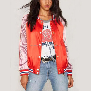 Veste universitaire en satin personnalisée Nouveau design Blouson aviateur en nylon imperméable pour la saison d'hiver aux États-Unis Options de taille supérieure - Product Image 4