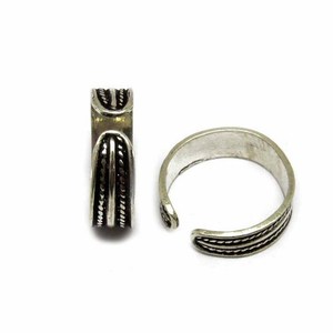 Bagues de pied indiennes uniques en argent sterling 925 oxydé, style bohème, bijoux religieux hindou Shri Ashapura - Product Image 3