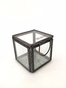 Caja de joyería con espejo, tapa de vidrio y marco de metal para almacenamiento - Product Image 2