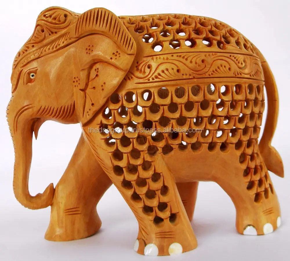 Статуя слона с деревянной резьбой-510