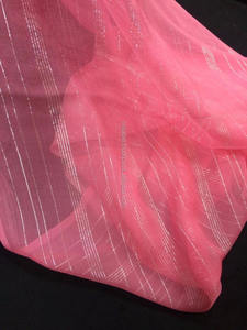 Écharpe en mousseline de soie à rayures en lurex carré uni doux et élégant pour adultes pour la saison d'automne - Product Image 4