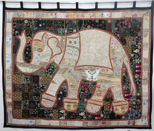 Tenture murale brodée de tapisserie patchwork d'éléphant - Product Image 2