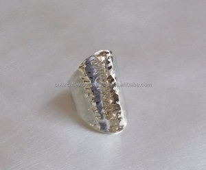 Bague longue en argent sterling 925 plaquée rhodium martelé argenté, large bande, pour mariage et fête - Product Image 2