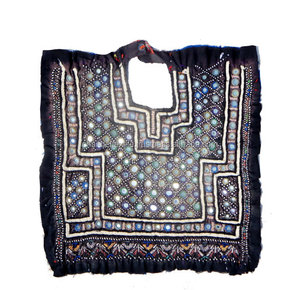 Vintage indien Banjara avant dressing cou joug Patch fait à la main miroir travail broderie sur coton pour embellir les vêtements - Product Image 4