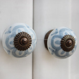 Boutons en céramique faits à la main en gros gris blanc Floral rond bouton d'armoire poignées de porte fabricant de quincaillerie poignées de tiroir en vrac Lot - Product Image 4