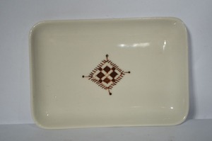 Assiette en céramique marocaine faite à la main blanche avec des motifs peints à la main tout usage poterie et émail pour la décoration de la maison et de l'hôtel Offre Spéciale - Product Image 2