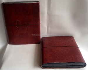 อัลบั้มภาพหนังแท้ทำด้วยมือแบบมีสายปิดลายนูนสไตล์สัตว์ผลิตภัณฑ์งานฝีมือหนัง - Product Image 2