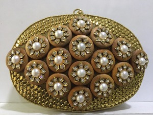 กระเป๋าลูกปัดสีเงินทองทำมือ H4279กระเป๋าคลัทช์ตอนเย็นและกระเป๋าปาร์ตี้สำหรับสุภาพสตรีช้อปปิ้งออนไลน์ในอินเดีย - Product Image 5