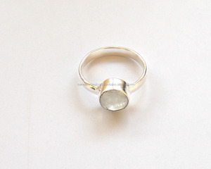 Hecho a mano hermosa forma Arco Iris piedra lunar piedra preciosa anillo bisel ajuste facetado plata Natural chapado boda fiesta perfecto - Product Image 1