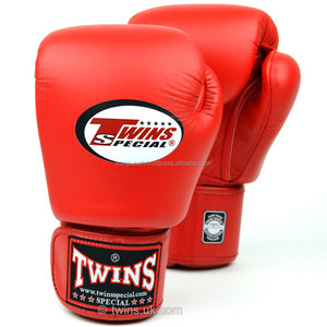Gants de Boxe TWINS IP-300 Professionnels pour Entraînement de Muay Thai, Sparring et Combat en Cuir de Vachette de Première Qualité Épais 4 Couches - Product Image 1