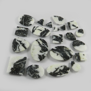 พลอยสีม่วงผสมหินโมราม้าลายธรรมชาติ102.18 Gms - Product Image 2