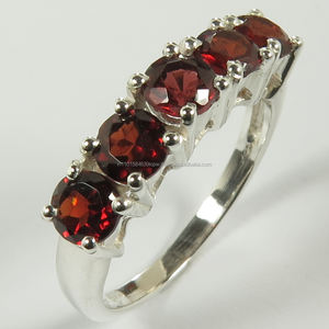 แหวนเงินแท้ 925 ดีไซน์คลาสสิกแบบมินิมอล ประดับพลอยโกเมนแท้เจียระไนแบบบริลเลียนท์  ปรับแต่งได้  เหมาะสำหรับเป็นของขวัญ - Product Image 1