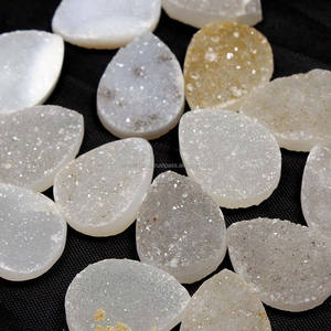 Agate de sucre naturelle en forme de poire en vrac de qualité super fine pierre précieuse minérale blanche Druzy - Product Image 2