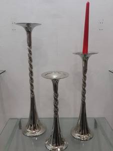 Candelabros Altos Blancos - Product Image 2