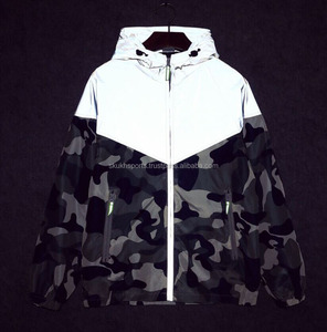 Chaqueta Bomber 3 en 1 de alta visibilidad con logotipo personalizado 300D, chaqueta de satén reflectante de seguridad para el trabajo en invierno, patrón de letras - Product Image 3