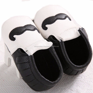 Chaussures en cuir pour bébés, imprimé moustache, semelles souples et avec pompons, noir et blanc, nouvelle collection 2020 - Product Image 3