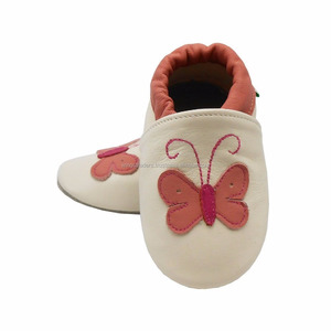 Zapatos de cuero para bebé, medio blanco, con mariposa de Color - Product Image 2