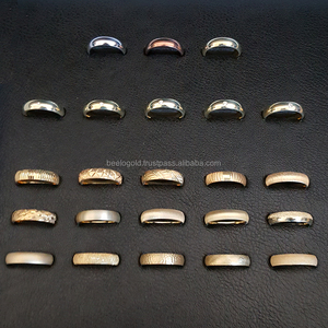 Caja de madera de demostración de banda de boda de oro de 14k - Product Image 5