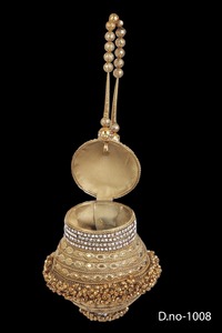 Bolso de Mano de Lujo para Novia, Diseño Exclusivo Vivid 1007, con Cuentas Metálicas y Bordado de Piedras, Capacidad de 1-1.9L - Product Image 4